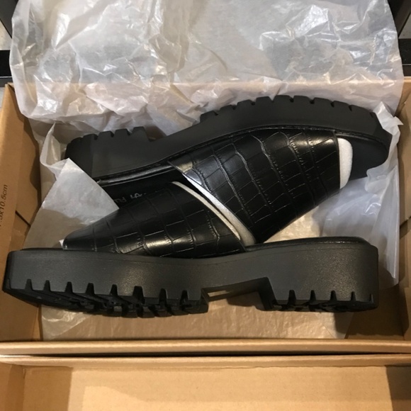 NEW Dirty Laundry Women's Sandals Respect Lug Sole Slide Flat Size 6/36 Black - Picture 2 of 10